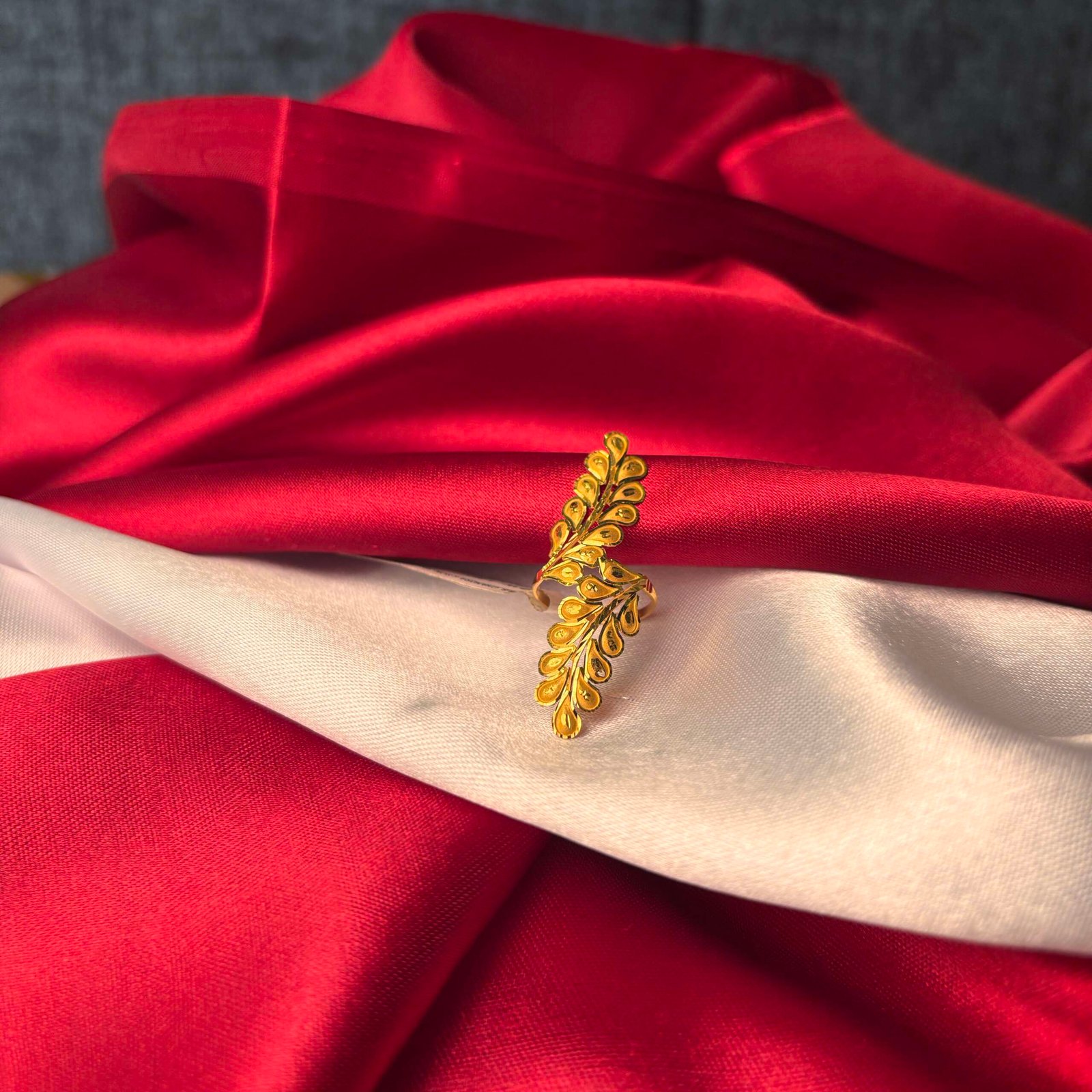 Feather Bloom Gold Ring