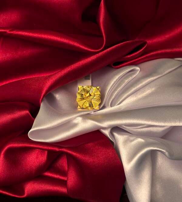 Crest Face Gold Ring