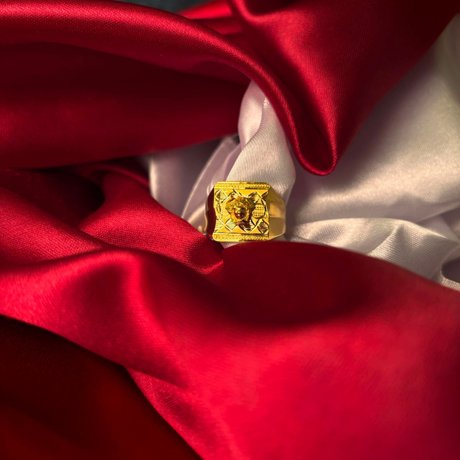 Heritage Medallion Gold Ring