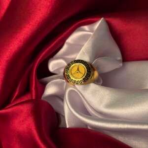 Classic Star Crest Gold Ring