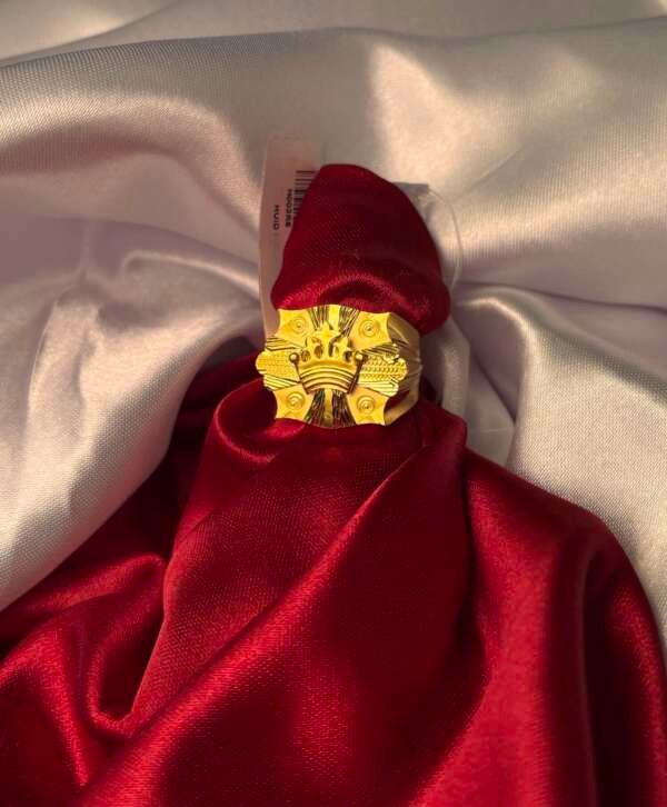 Majestic Crown Motif Gold Signet Ring
