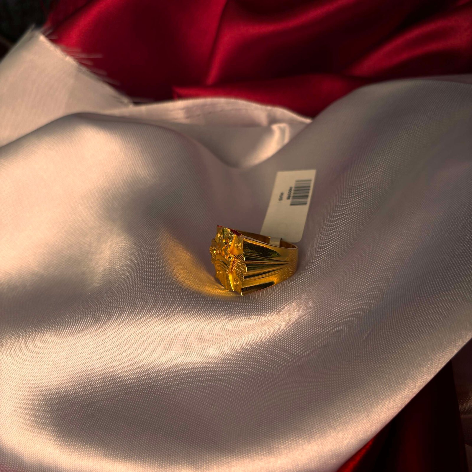 Majestic Crown Motif Gold Signet Ring